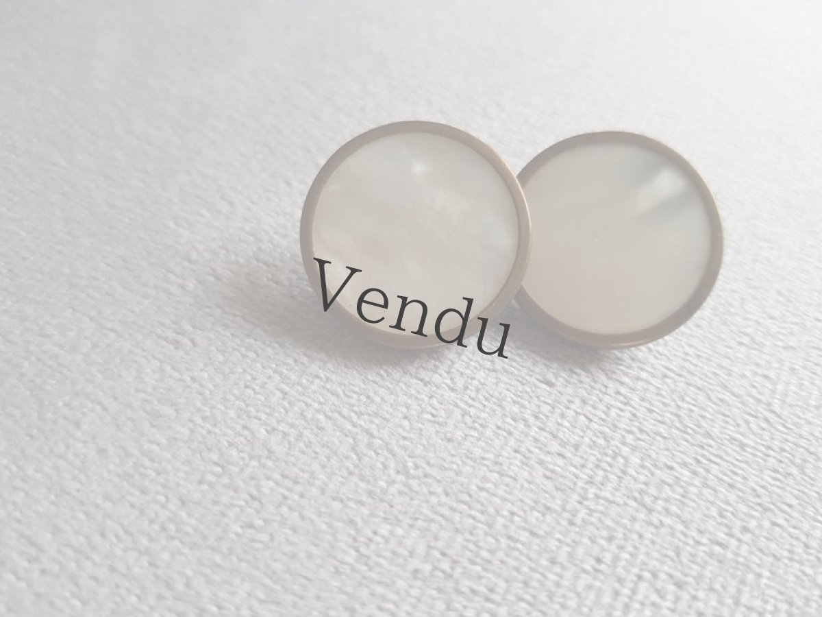 画像4: フランスアンティーク　マザーオブパール 貝ボタン23mm (4)