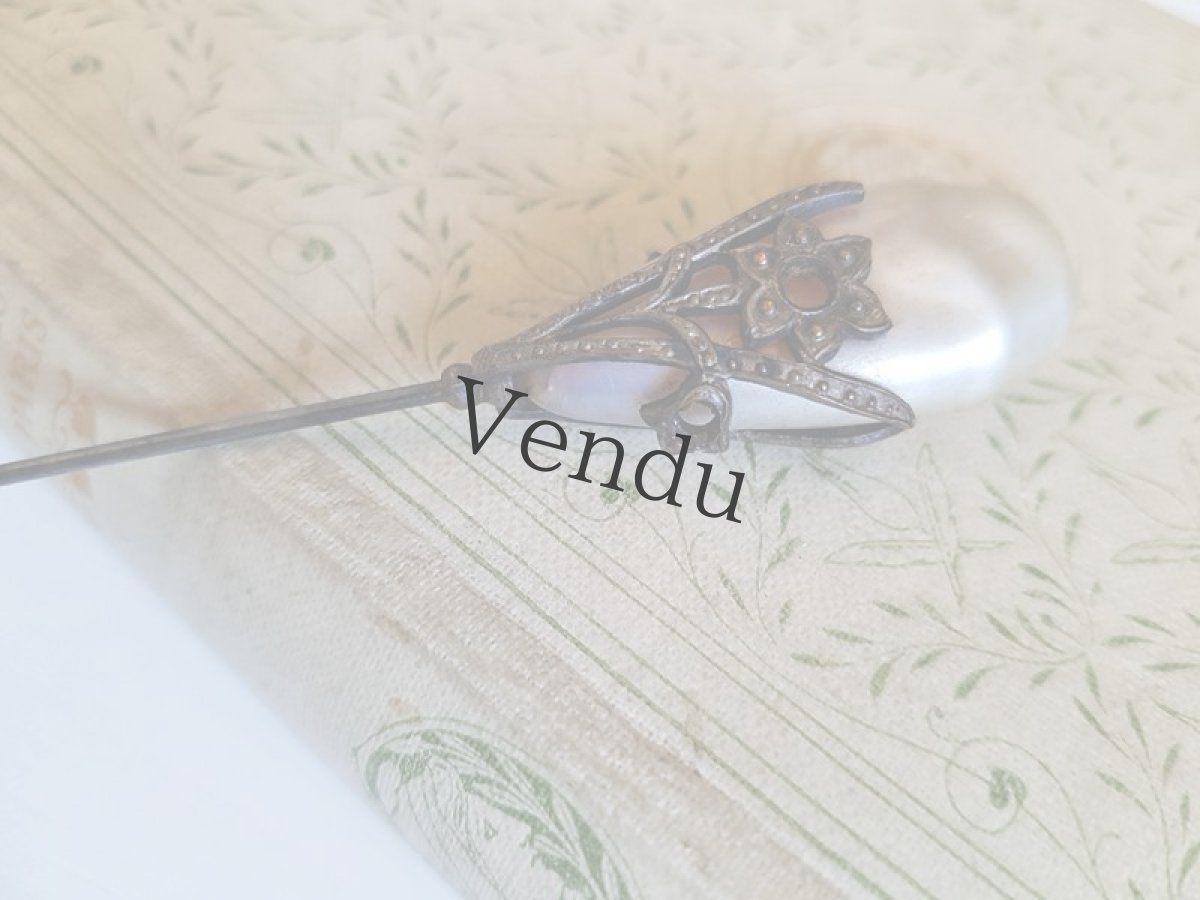 画像5: フランスアンティーク　メタル装飾パールのハットピン 26.3cm (5)