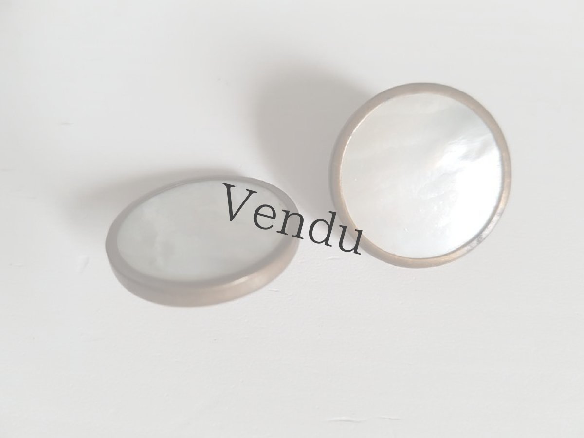 画像3: フランスアンティーク　マザーオブパール 貝ボタン23mm (3)