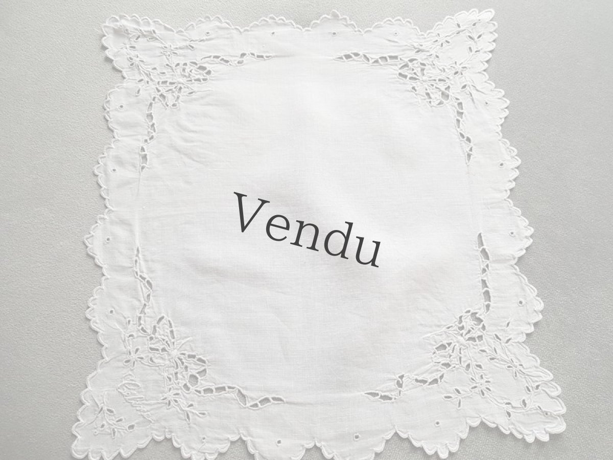 画像7: フランスアンティーク　リボンのカットワークと白刺繍のハンカチ (7)