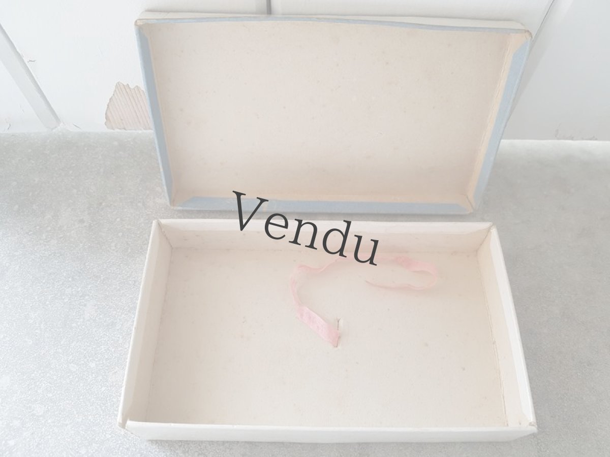 画像7: フランスアンティーク　切手付きの白い紙箱 (7)