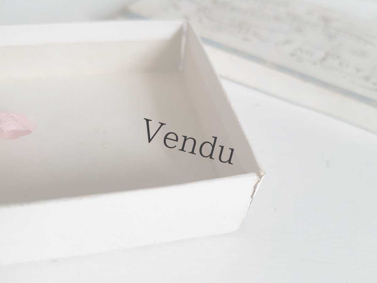 画像10: フランスアンティーク　切手付きの白い紙箱 (10)