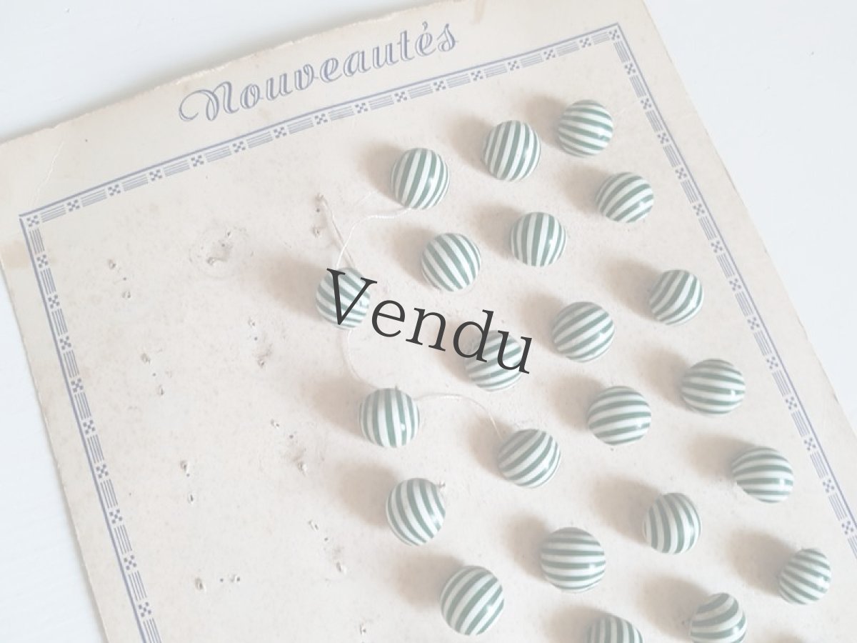 画像3: フランスヴィンテージ　ボンボンみたいなボタンのシート10mm Vert (3)