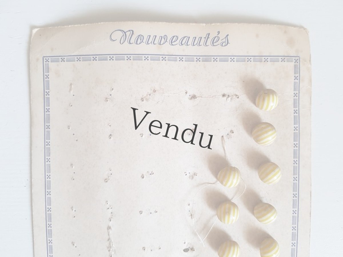 画像2: フランスヴィンテージ　ボンボンみたいなボタンのシート10mm Jaune (2)