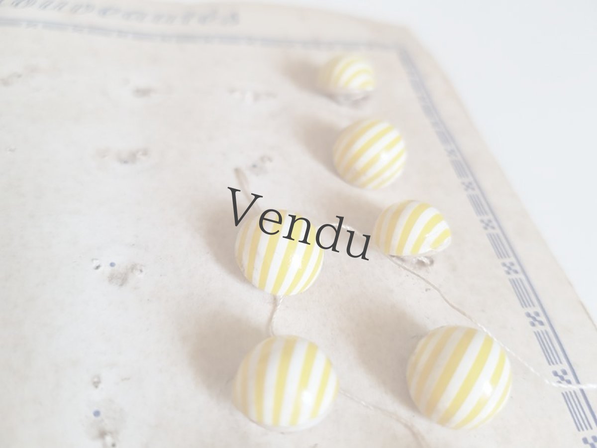 画像6: フランスヴィンテージ　ボンボンみたいなボタンのシート10mm Jaune (6)