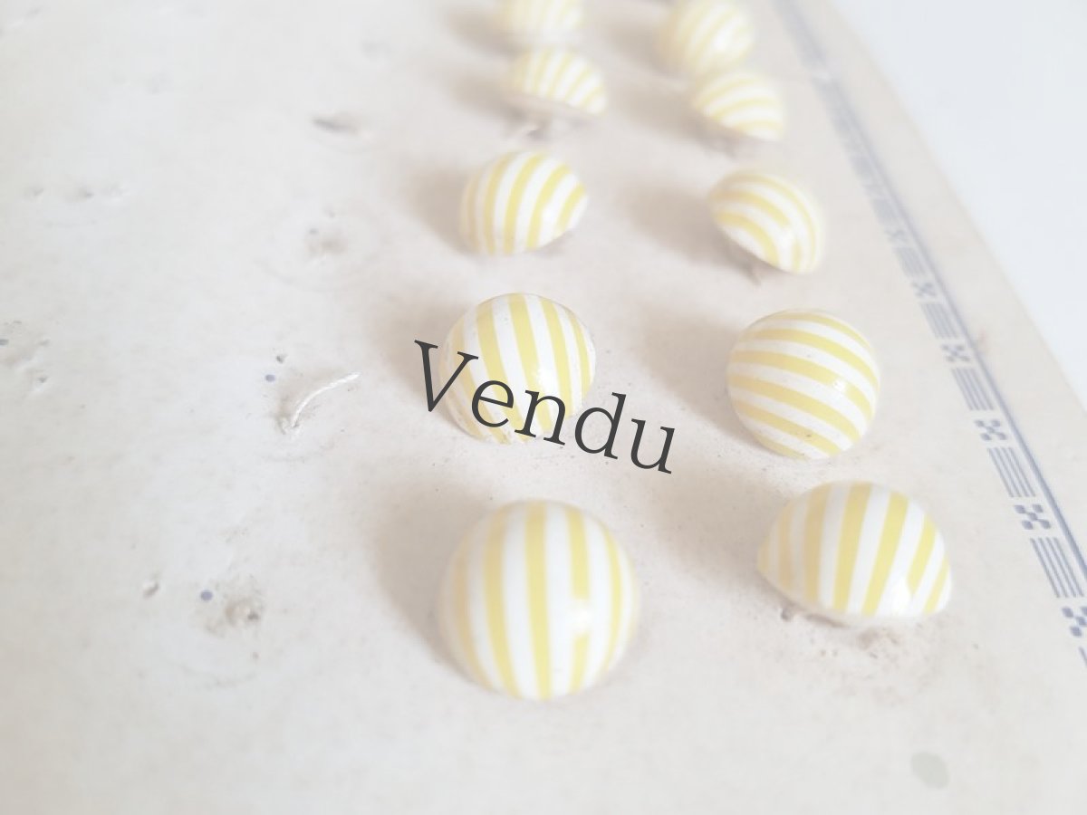 画像5: フランスヴィンテージ　ボンボンみたいなボタンのシート10mm Jaune (5)