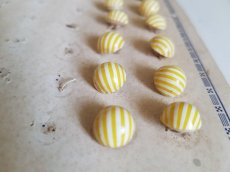 画像5: フランスヴィンテージ　ボンボンみたいなボタンのシート10mm Jaune (5)