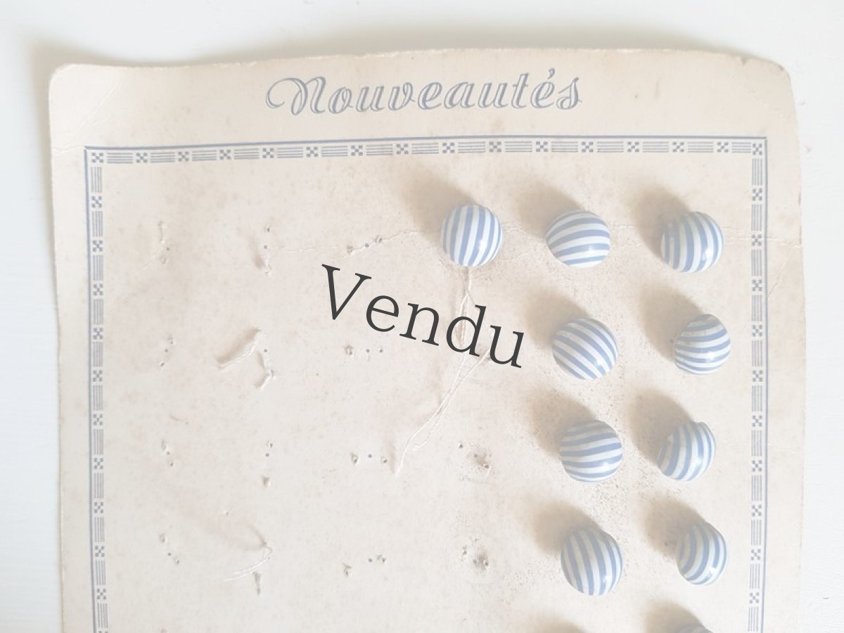 画像2: フランスヴィンテージ　ボンボンみたいなボタンのシート10mm Bleu (2)