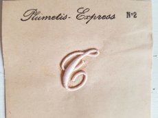 画像3: フランスアンティーク　Plumetis Express No.2 刺繍用モノグラム「T」 (3)