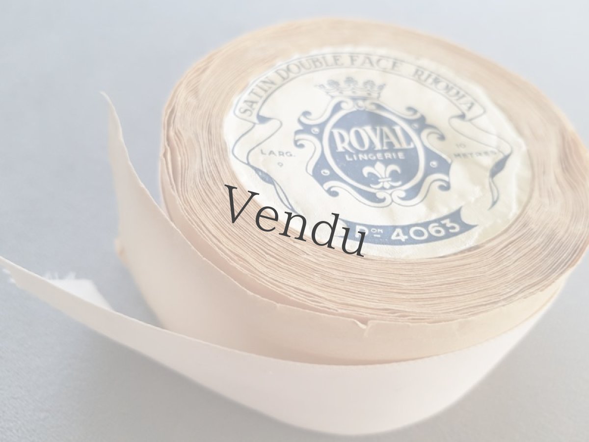 画像2: フランスアンティーク　ダブルフェイスの白いサテンリボン (2)