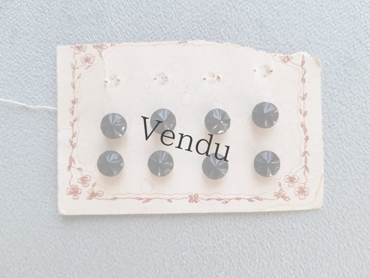 画像2: フランスアンティーク　ドール用フレンチジェットボタンシート  7mm (2)