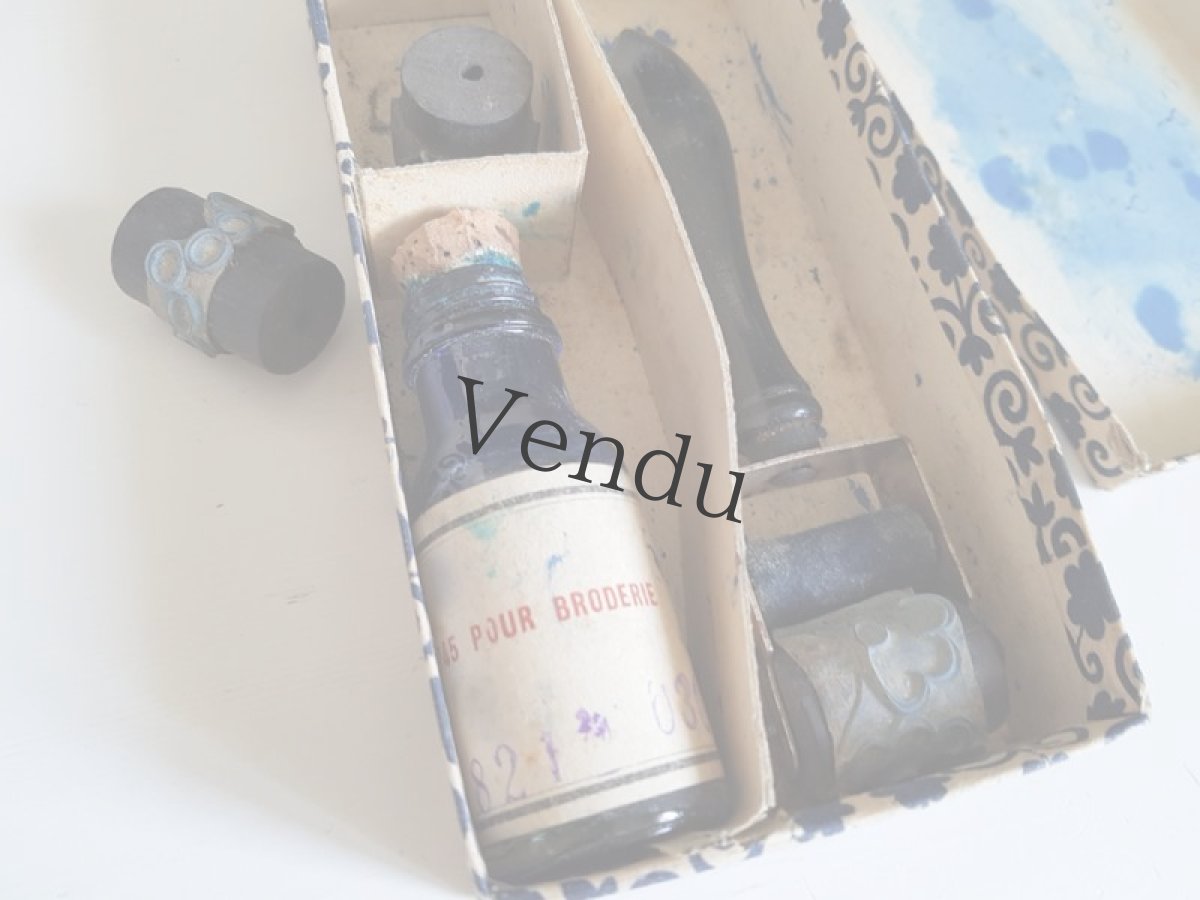 画像2: フランスアンティーク　箱入り刺繍スタンプセット　インクつき (2)