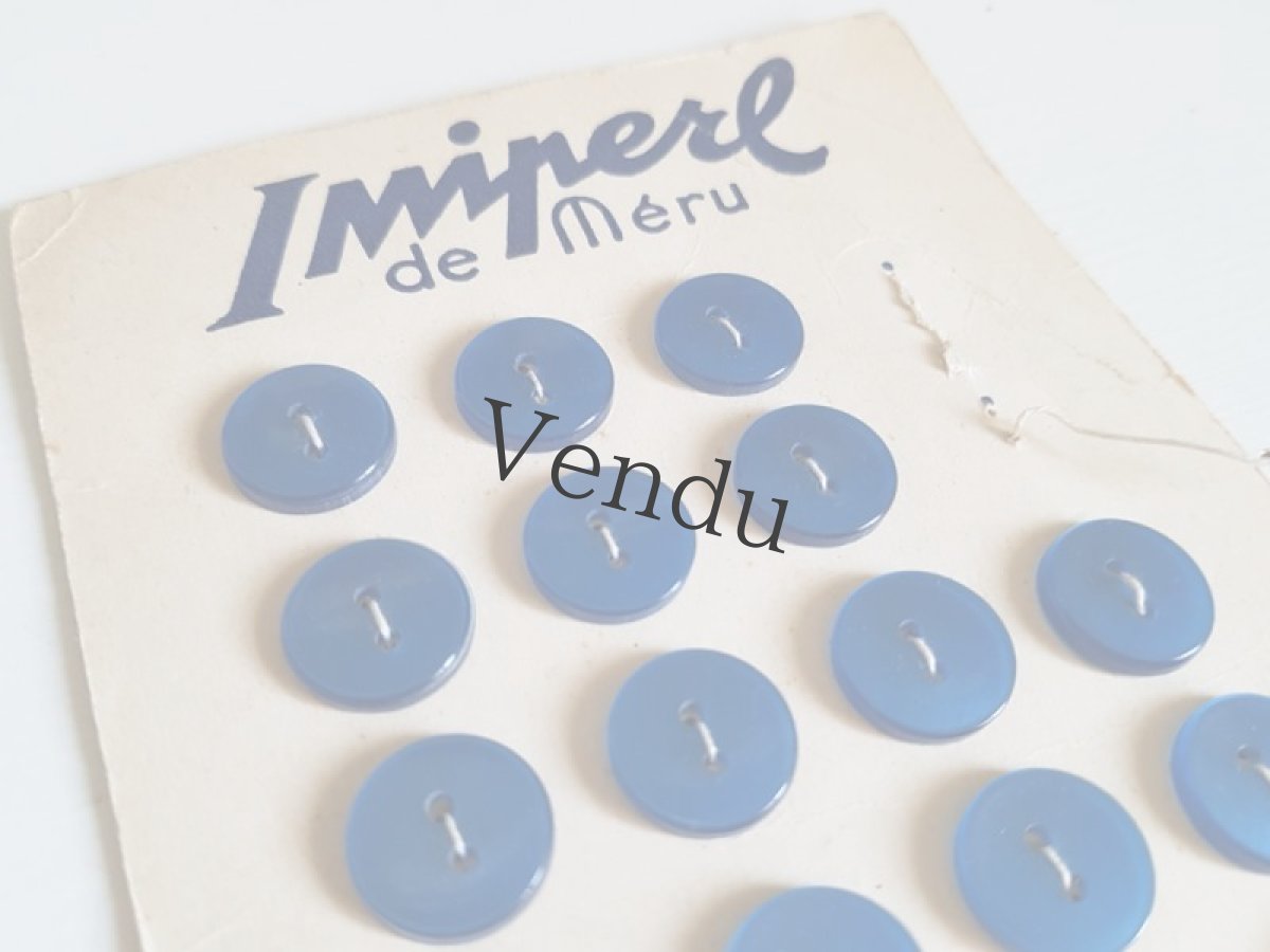 画像3: フランスヴィンテージ　青いプラスティックボタンシート Imiperl de Méru 14mm (3)