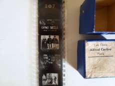 画像11: フランスヴィンテージ　1950-60 古い映画フィルム入りちいさな紙箱 (11)
