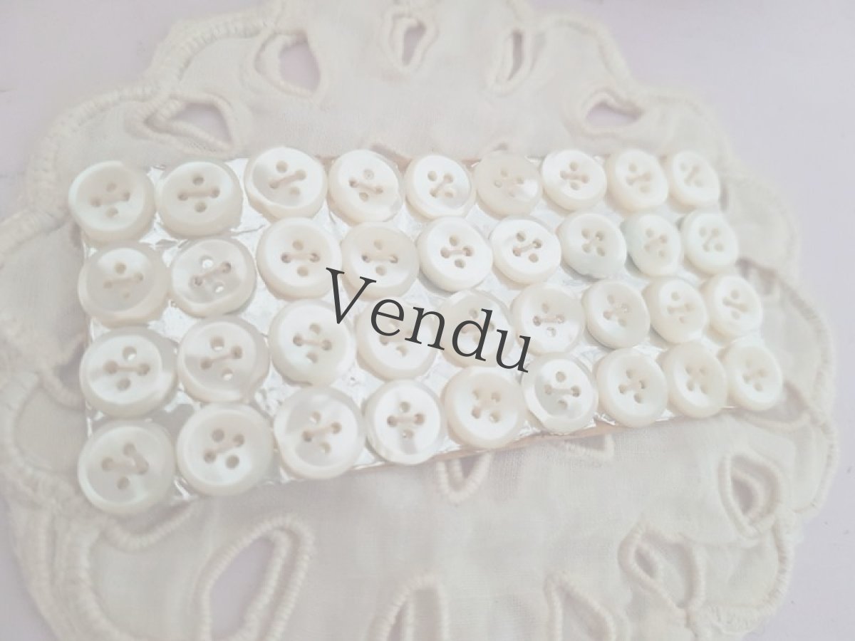 画像2: フランスアンティーク　貝ボタンシート9mm (2)