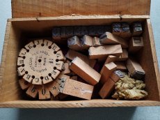 画像4: フランスアンティーク　木箱に入った木製スタンプセット (4)