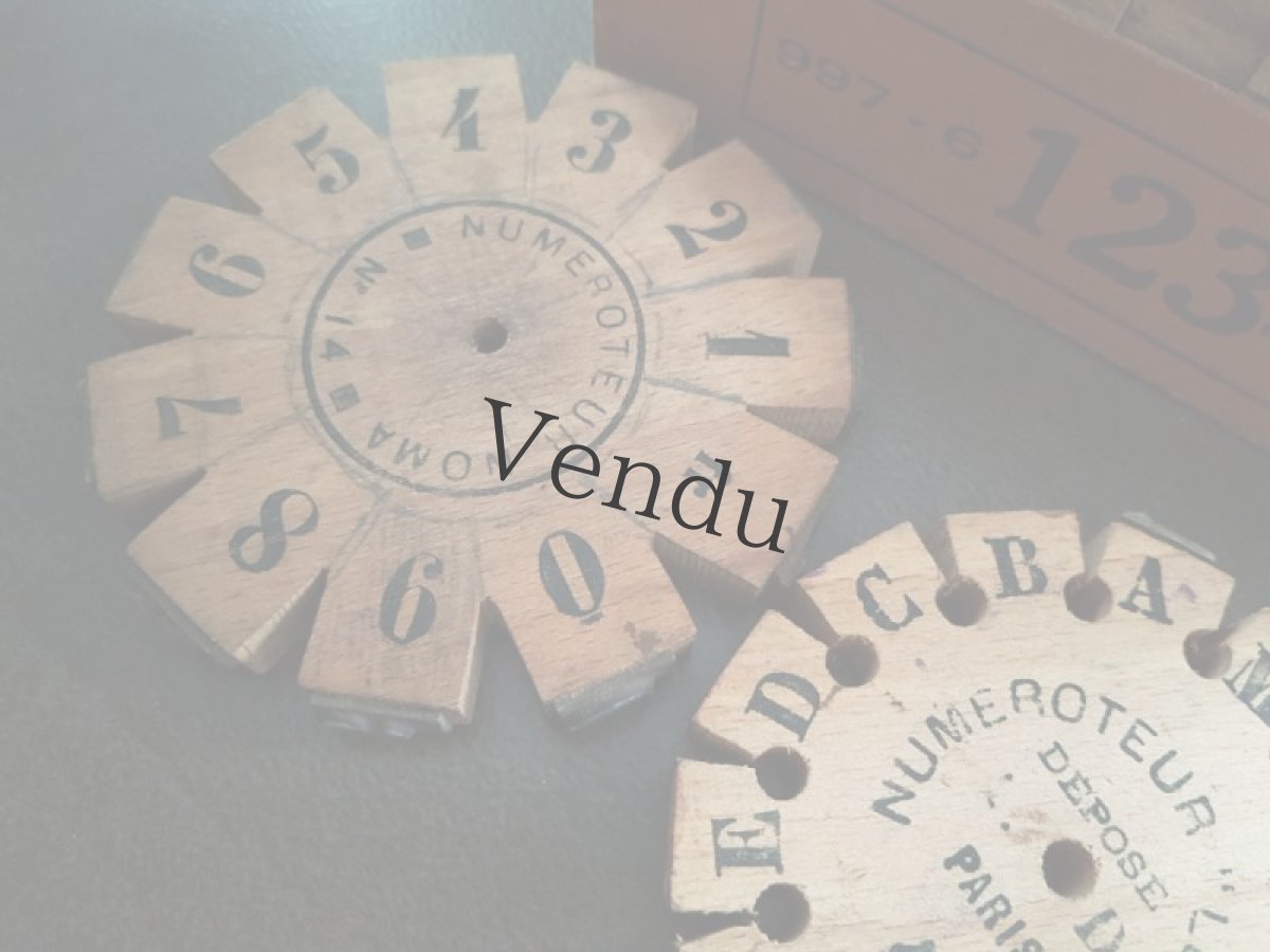 画像2: フランスアンティーク　木箱に入った木製スタンプセット (2)