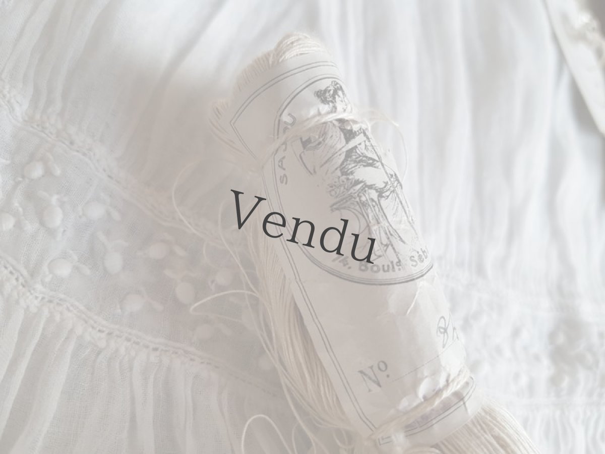 画像2: フランスアンティーク　MAISON SAJOU　白い糸たば (2)