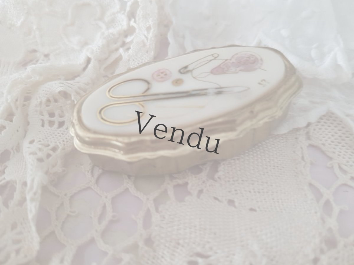 画像3: 【Hold】フランスヴィンテージ　メルスリー絵柄のピルケース (3)