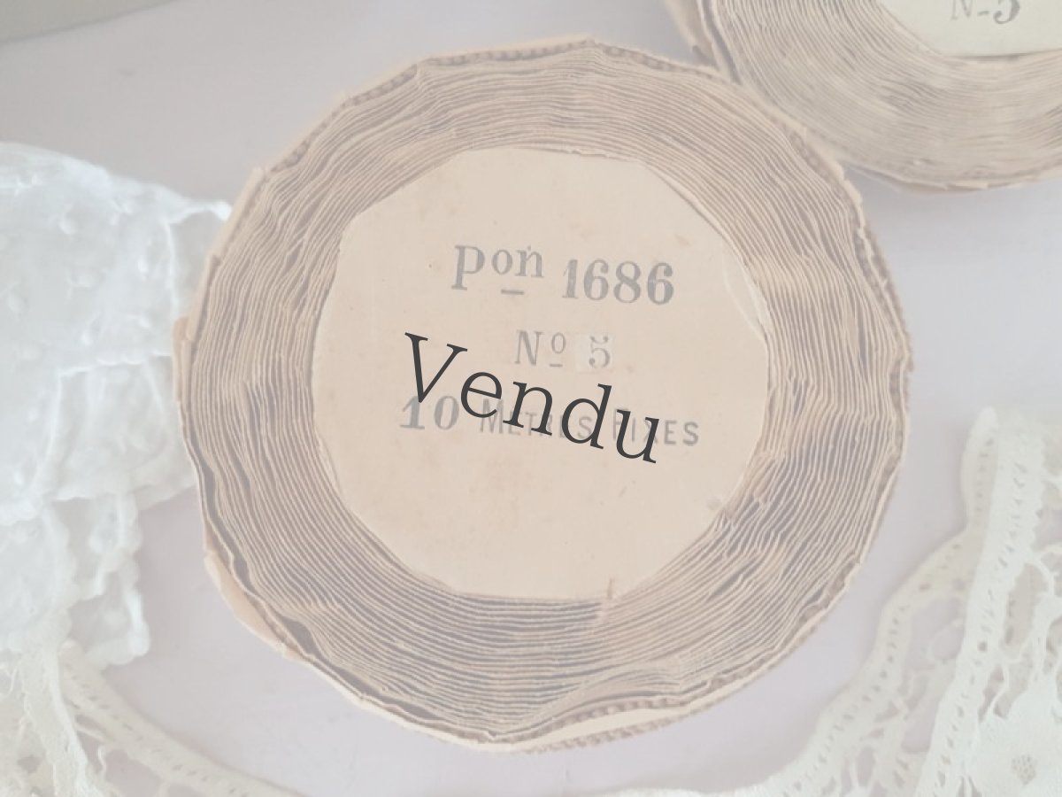 画像2: フランスアンティーク　リボン ビスキュイ＆ノワゼット (2)