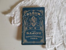 画像1: フランスアンティーク　MAISON SAJOU　ミニチュア刺繍アルファベット図案 No.4 (1)