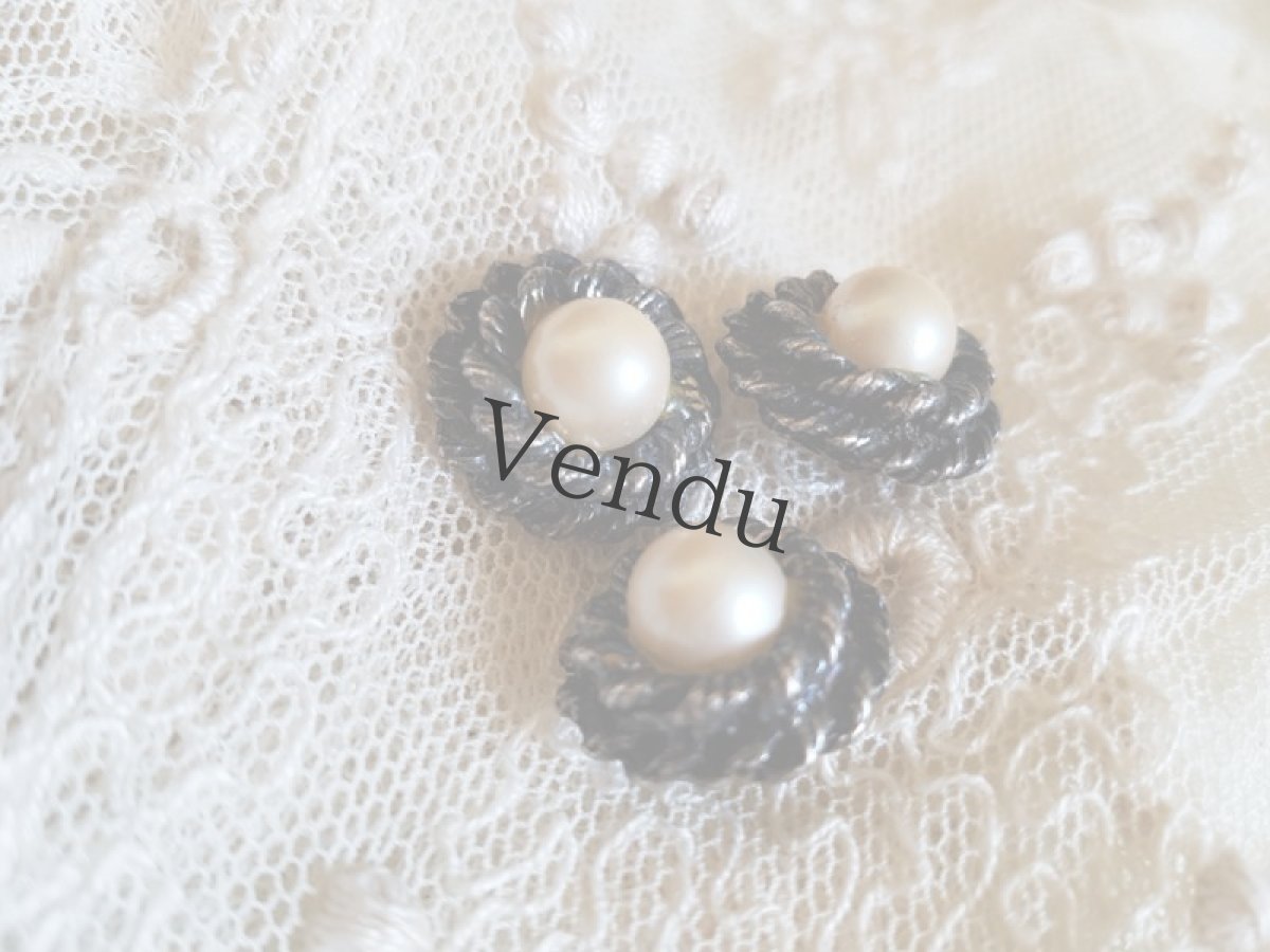 画像6: フランスアンティーク　メタル土台のパールボタン 18mm (6)