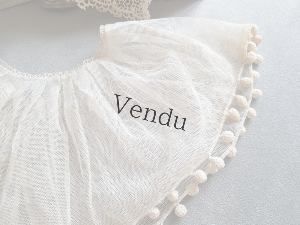 画像2: フランスヴィンテージ　ponponつきレースのつけ襟／ケープ (2)