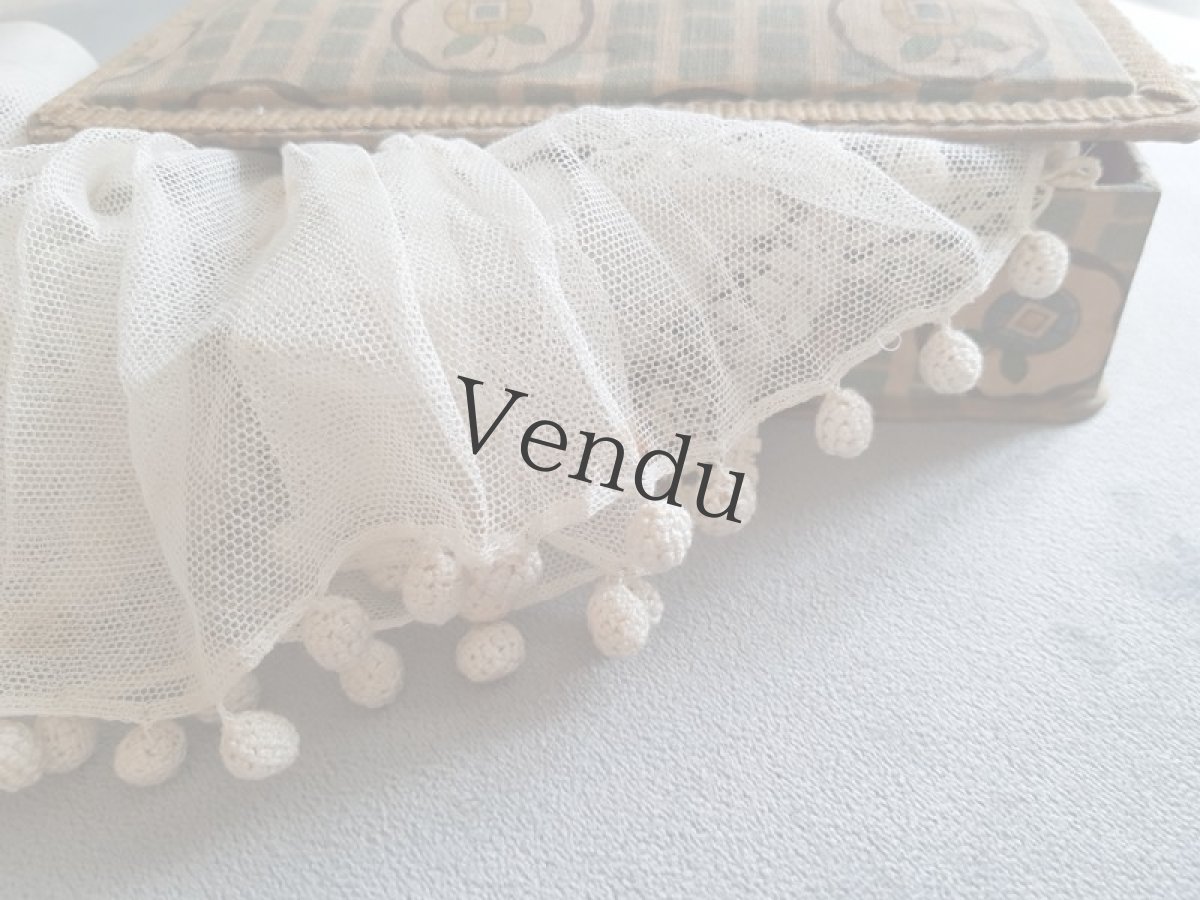 画像7: フランスヴィンテージ　ponponつきレースのつけ襟／ケープ (7)