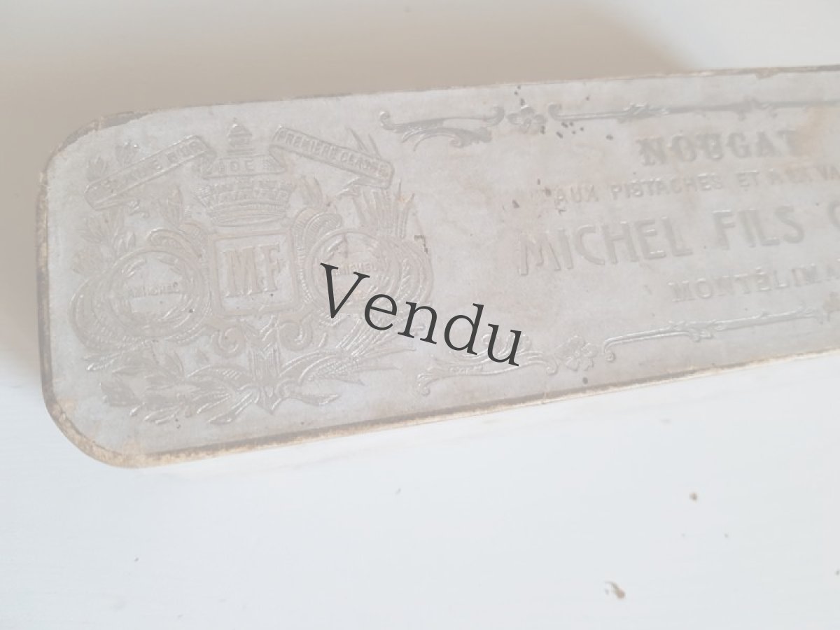 画像2: フランスアンティーク　ヌガーのお菓子箱 MICHEL FILS CADET (2)