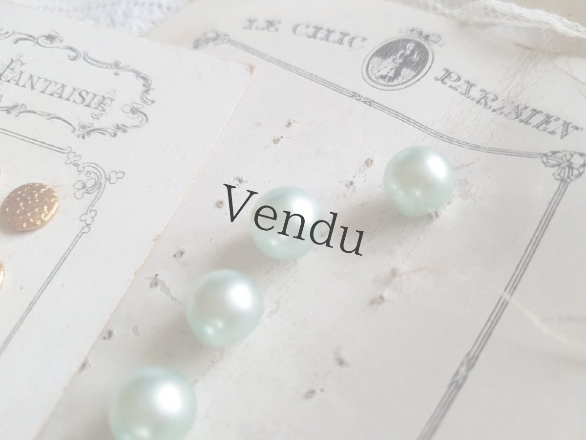 画像9: フランスアンティーク　吹きガラス パールのボタンシート 8mm (9)