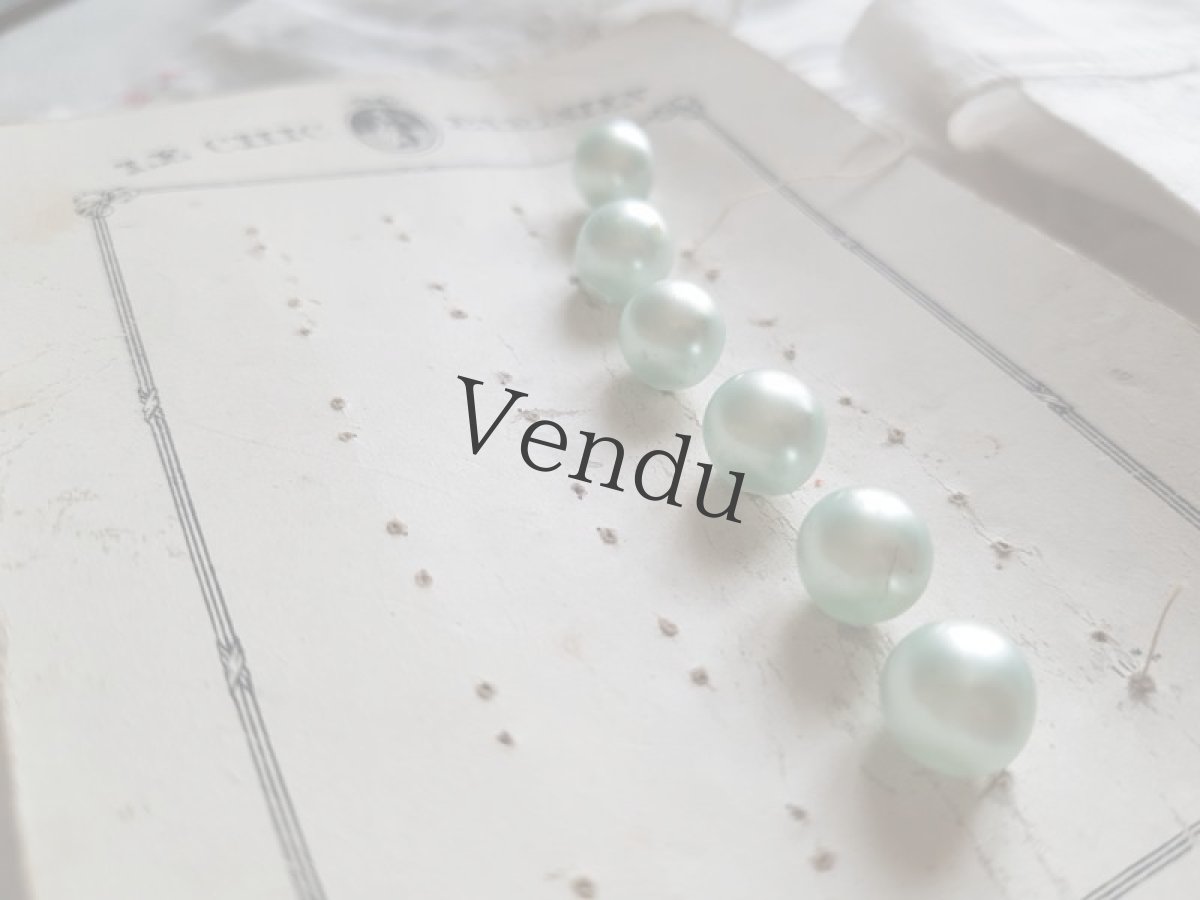 画像8: フランスアンティーク　吹きガラス パールのボタンシート 8mm (8)