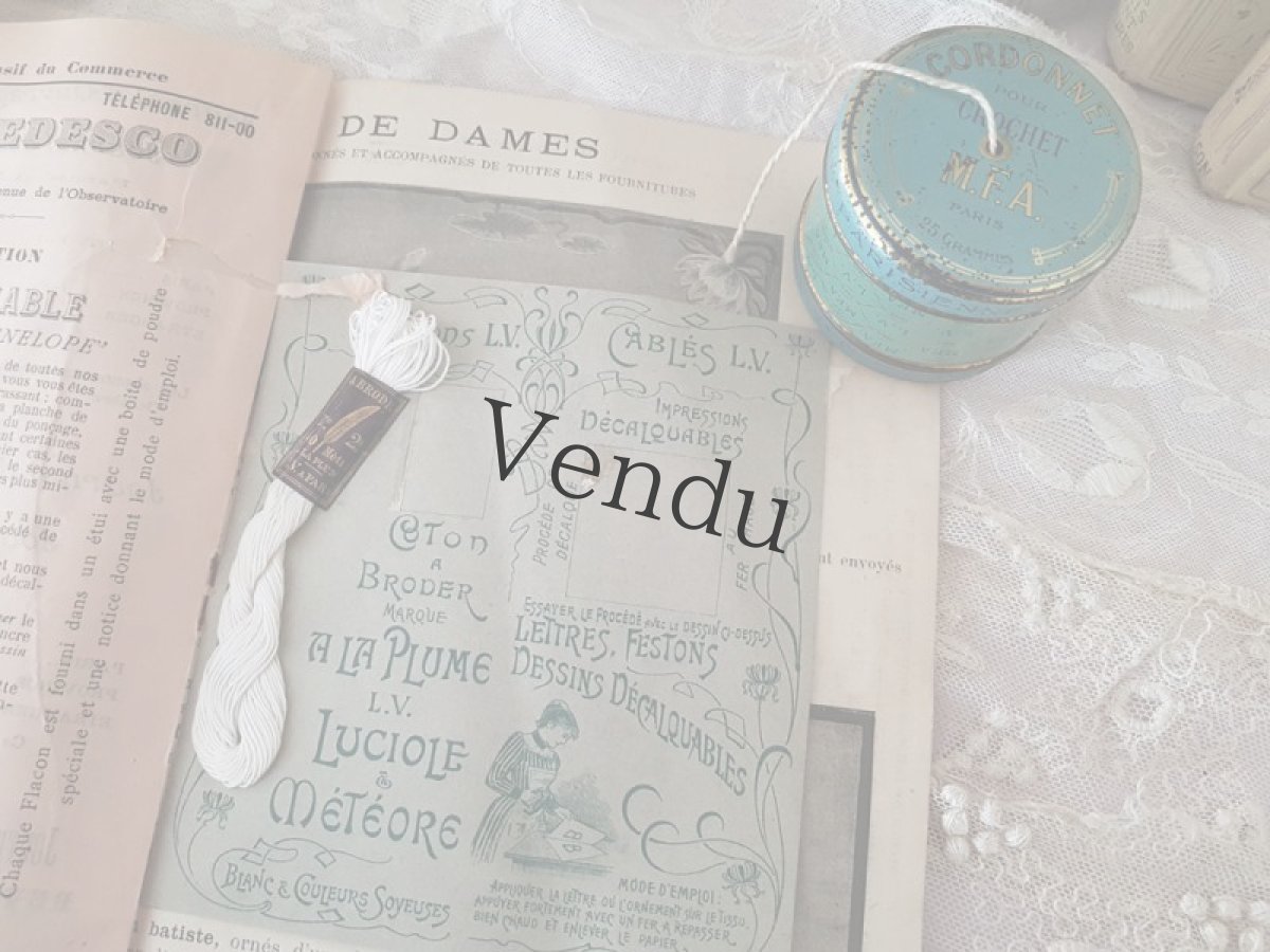 画像9: フランスアンティーク　L.V の糸缶ホルダー (9)