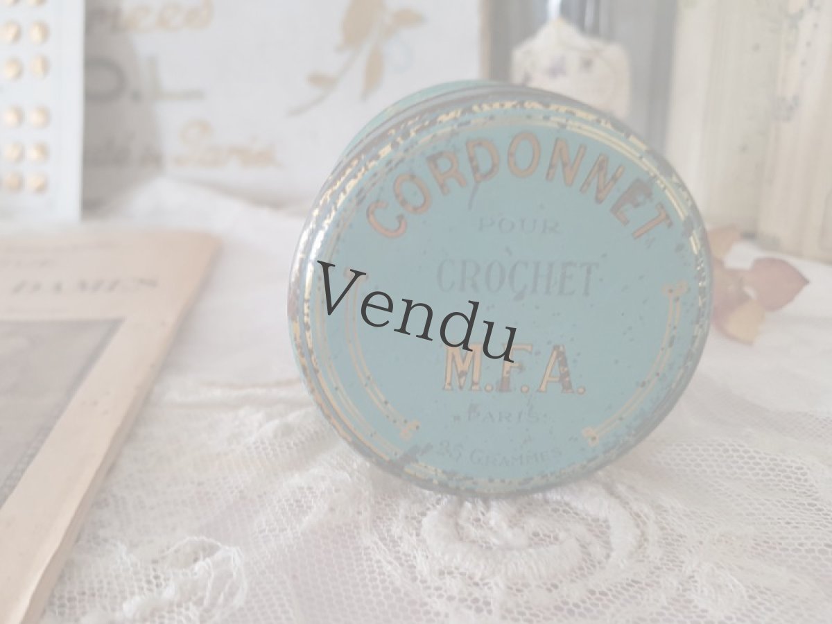 画像4: フランスアンティーク　L.V の糸缶ホルダー (4)