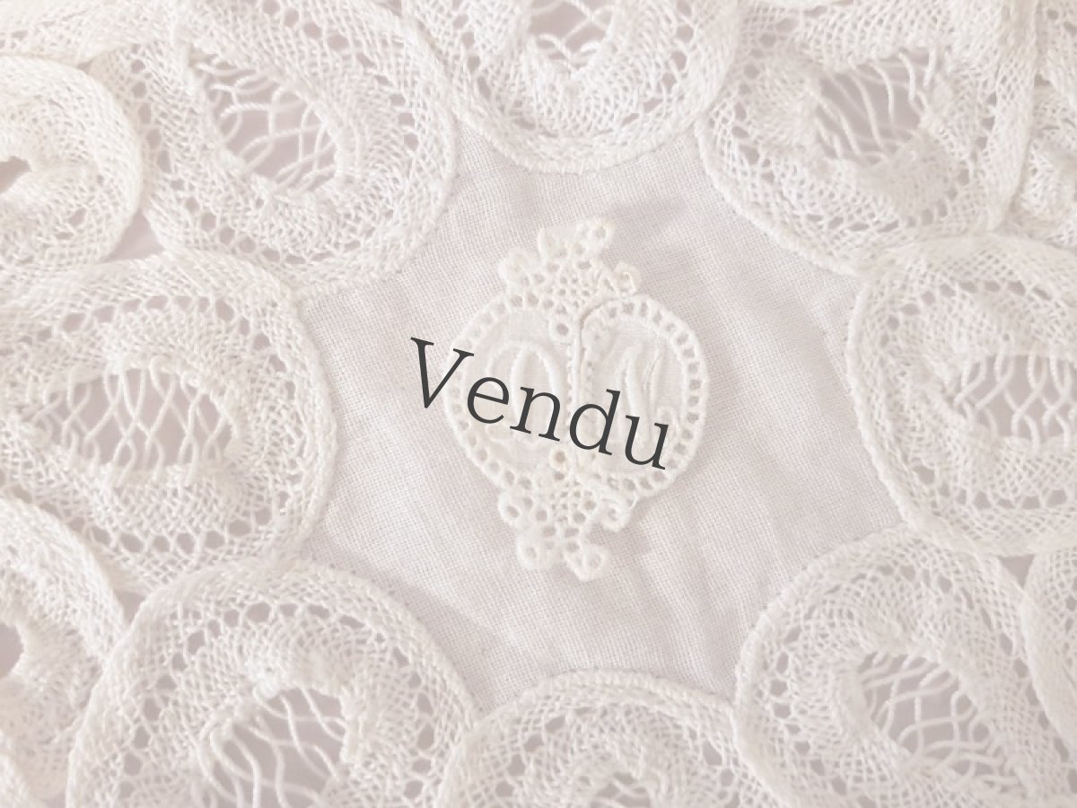 画像2: フランスアンティーク　メダイヨン イニシャル刺繍用モノグラム「DM」 (2)