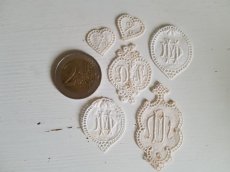 画像5: フランスアンティーク　メダイヨン イニシャル刺繍用モノグラム「DM」 (5)