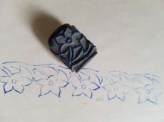 画像1: フランスアンティーク　刺繍スタンプ　お花 (1)