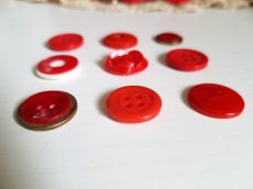 画像5: フランスヴィンテージ　赤いボタンセット (5)