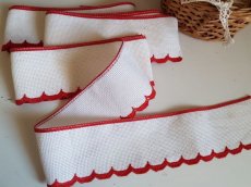 画像2: フランスヴィンテージ　赤いスカラップ刺繍のリボントリム (2)