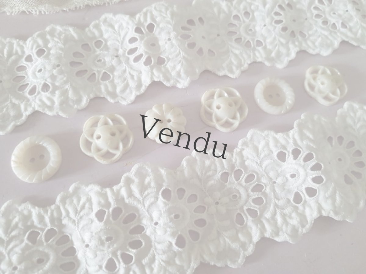画像5: フランスヴィンテージ　レースとボタンのセット Blanc A (5)
