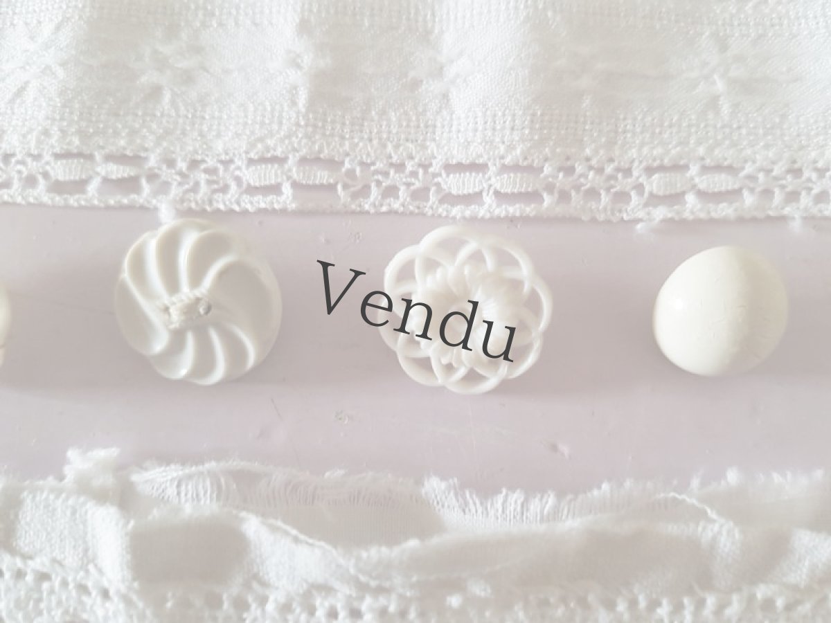 画像3: フランスヴィンテージ　レースとボタンのセット Blanc B (3)