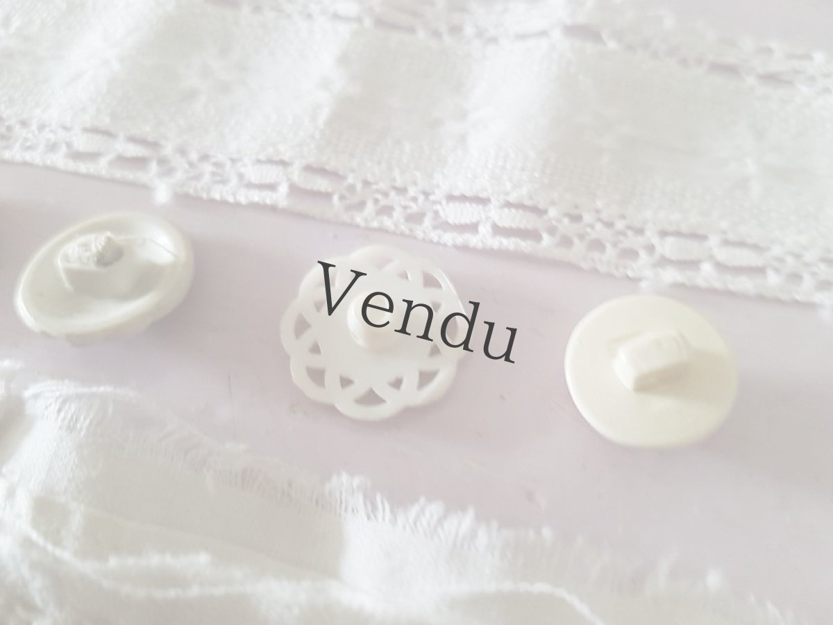 画像7: フランスヴィンテージ　レースとボタンのセット Blanc B (7)