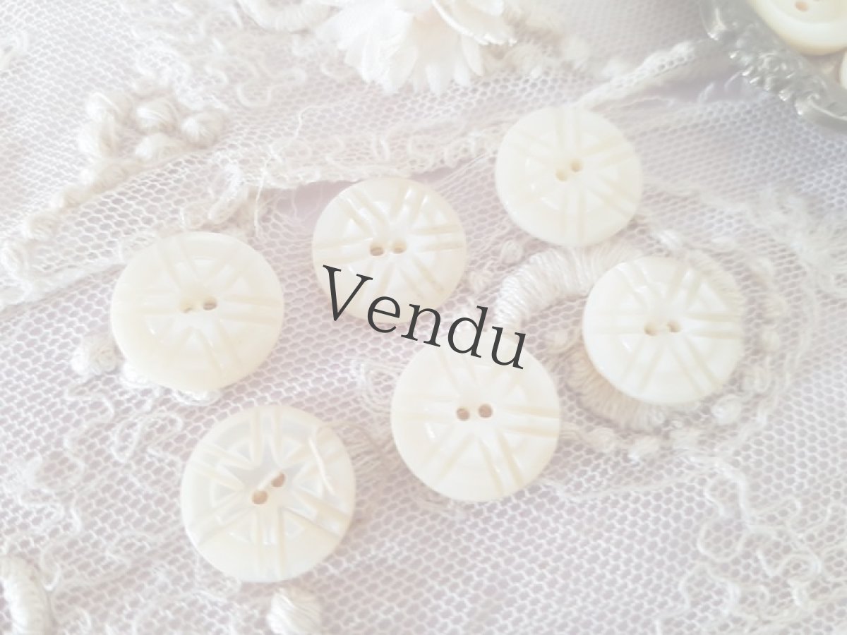 画像3: フランスアンティーク　きれいなカットの貝ボタン 18ｍｍ (3)