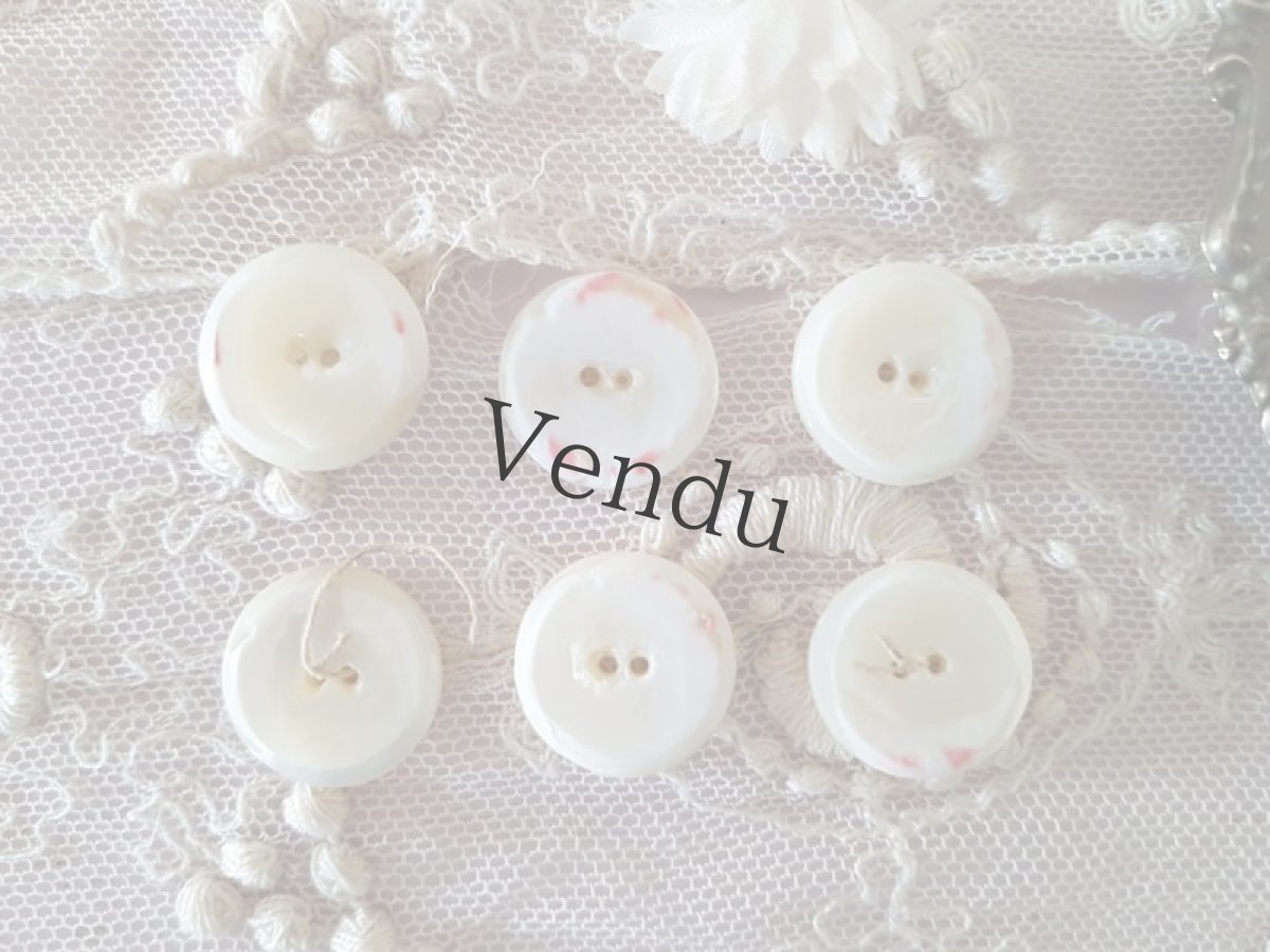画像5: フランスアンティーク　きれいなカットの貝ボタン 18ｍｍ (5)