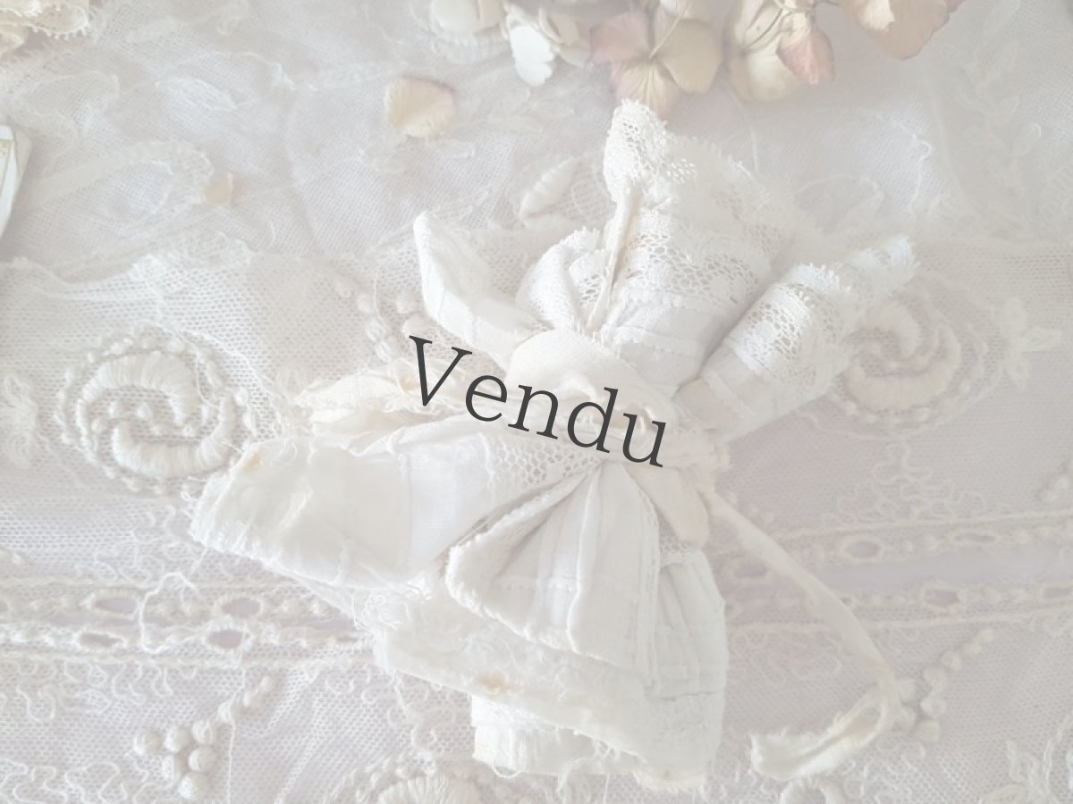 画像2: フランスアンティーク　ぎゅっと束ねたアンティークレース2枚 (2)