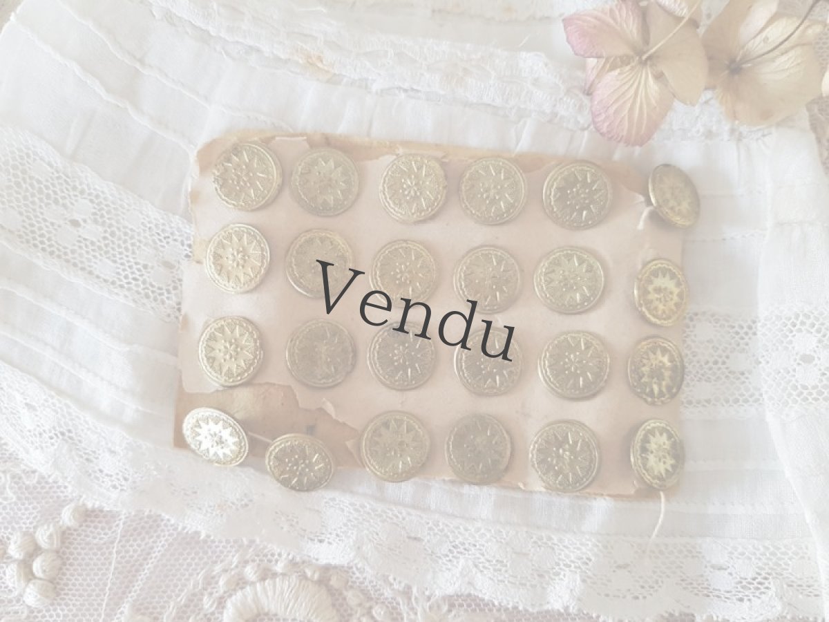 画像2: フランスアンティーク　ゴールドメタルボタンシート 13mm (2)