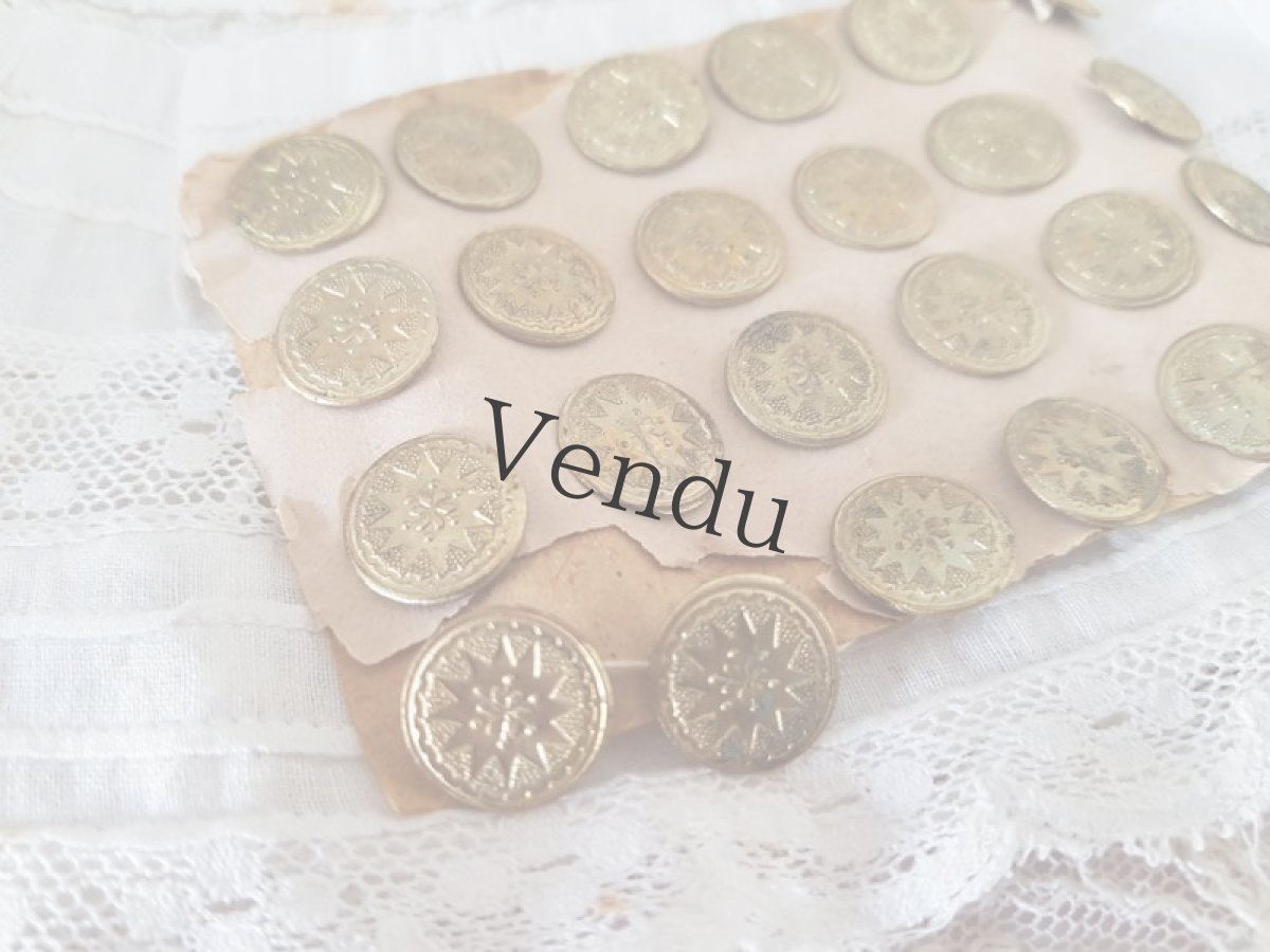 画像3: フランスアンティーク　ゴールドメタルボタンシート 13mm (3)