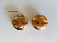 画像6: フランスヴィンテージ　貝とゴールドメタルのボタン 2個セット 23mm (6)