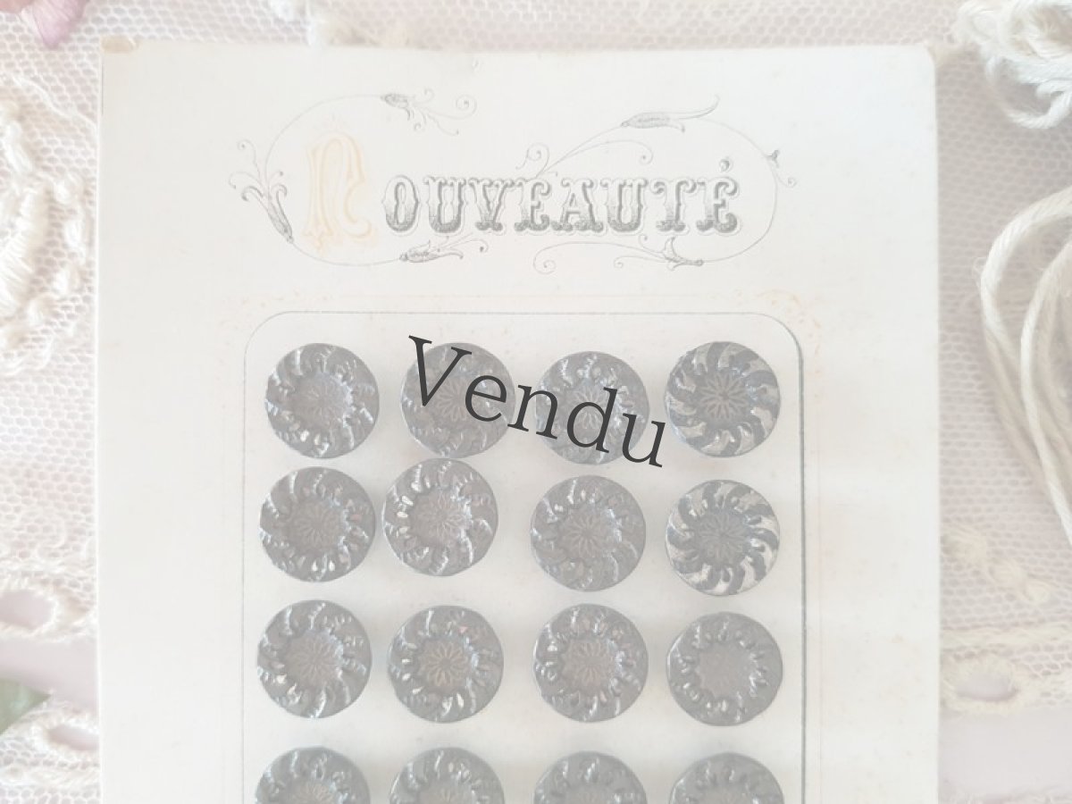 画像2: フランスアンティーク　メタルボタンシート NOIR 11mm (2)