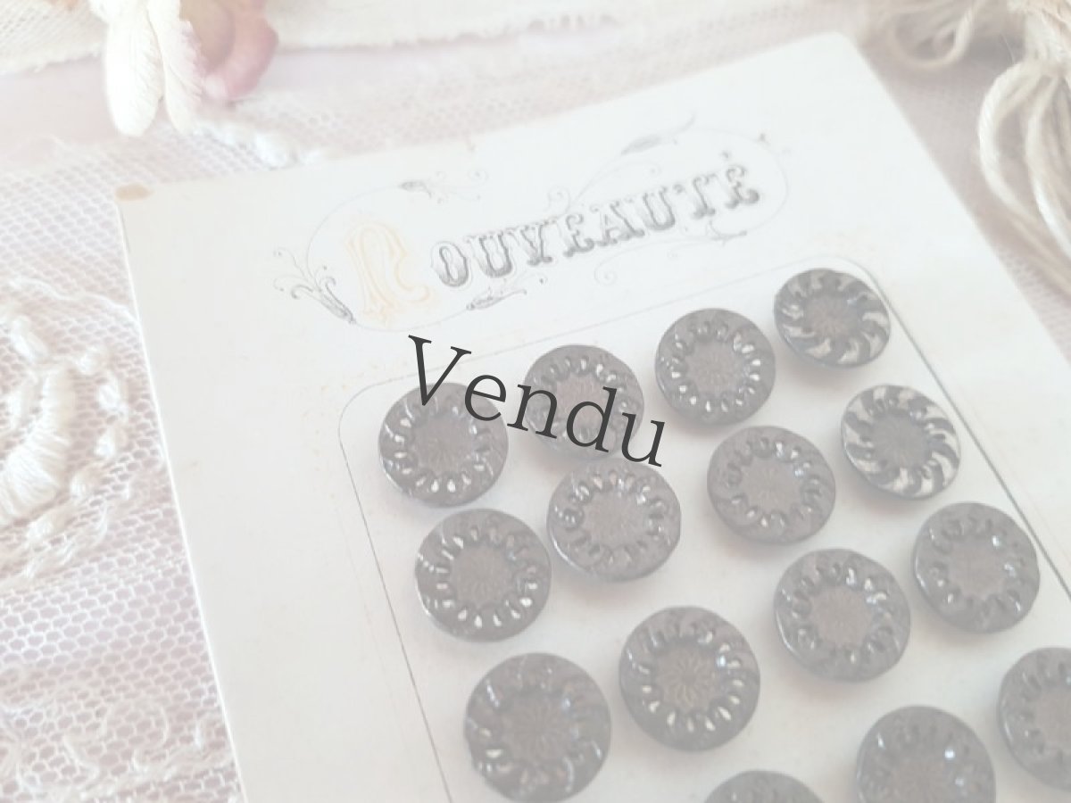 画像3: フランスアンティーク　メタルボタンシート NOIR 11mm (3)