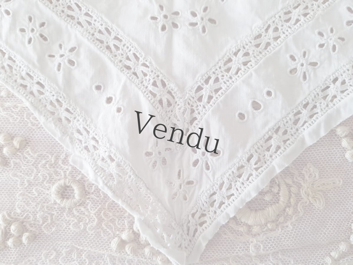 画像5: フランスヴィンテージ　小花のカットワーク 大きな三角形のモティーフ (5)